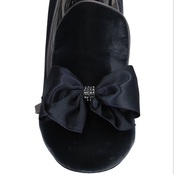 Rene Caovilla Crystal Velvet Shoes - Picture 6 of 6